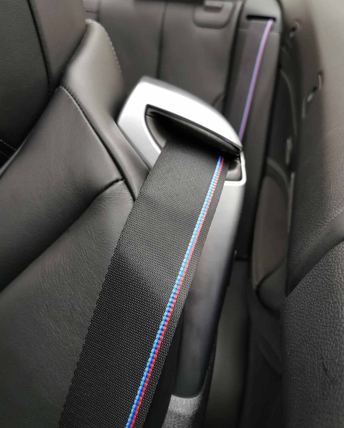 BMW F25 X3 / F26 X4 / F15 X5 / F16 X6 - FRONT SEAT BELT RE-WEBBING SERVICE - REMOVAL, RE-WEB & REFIT