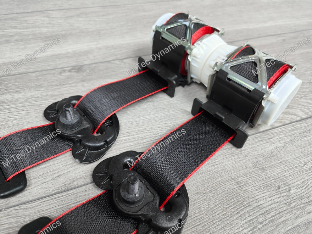 BMW 1-SERIES E87 5DR HATCH - FRONT SEAT BELT SET (RED EDGE)