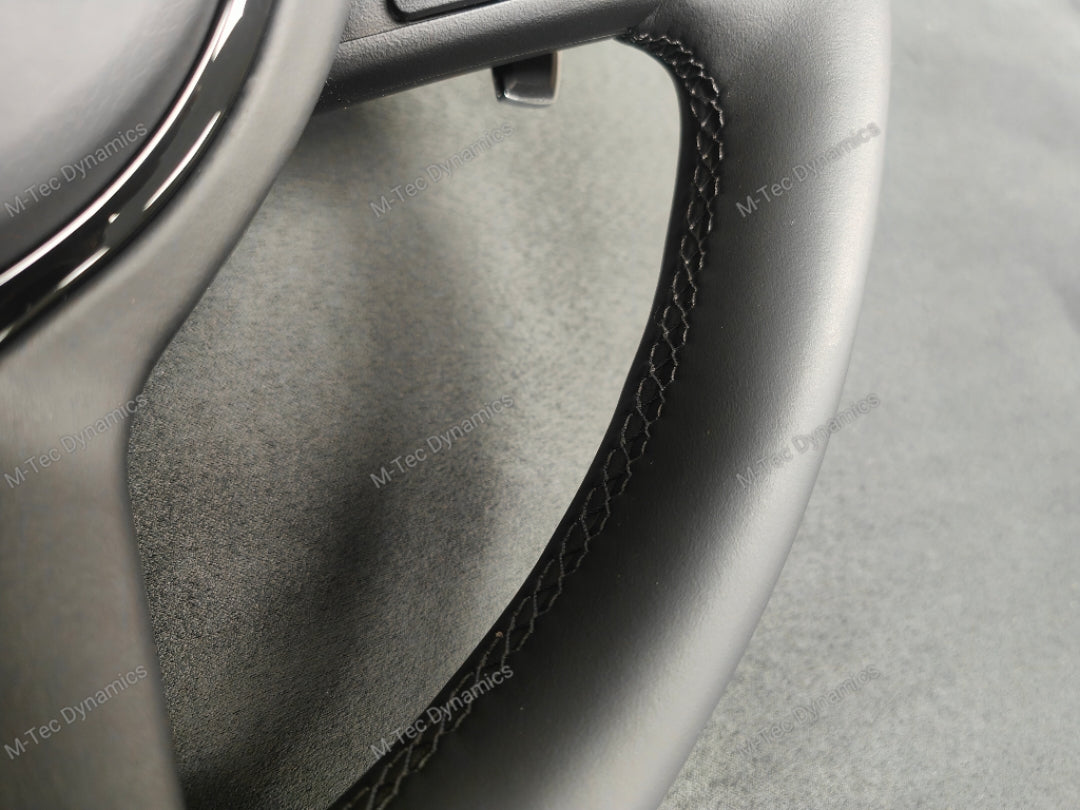 BMW F-SERIES NAPPA LEATHER BLACK STITCH / BLACK OUT / M4 FASCIA STEERING WHEEL - BMW 1 2 3 4 5 X SERIES