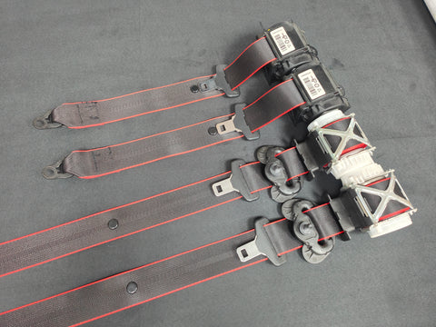 BMW 4-SERIES F32 / F82 M4 COUPE - BLACK CARBON / RED EDGE FRONT & REAR SEAT BELT SET