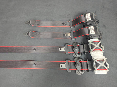 BMW 4-SERIES F32 / F82 M4 COUPE - BLACK CARBON / RED EDGE FRONT & REAR SEAT BELT SET