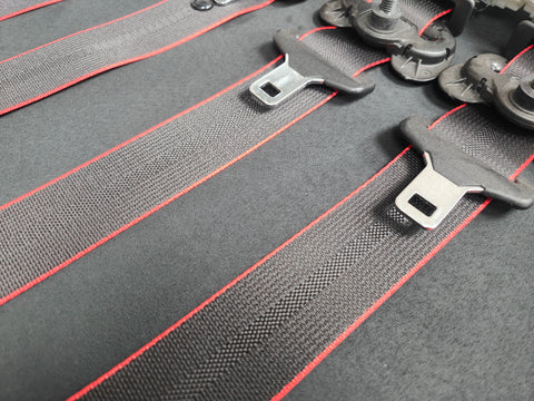 BMW 4-SERIES F32 / F82 M4 COUPE - BLACK CARBON / RED EDGE FRONT & REAR SEAT BELT SET