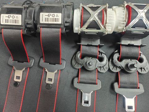 BMW 4-SERIES F32 / F82 M4 COUPE - BLACK CARBON / RED EDGE FRONT & REAR SEAT BELT SET