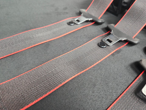 BMW 4-SERIES F32 / F82 M4 COUPE - BLACK CARBON / RED EDGE FRONT & REAR SEAT BELT SET