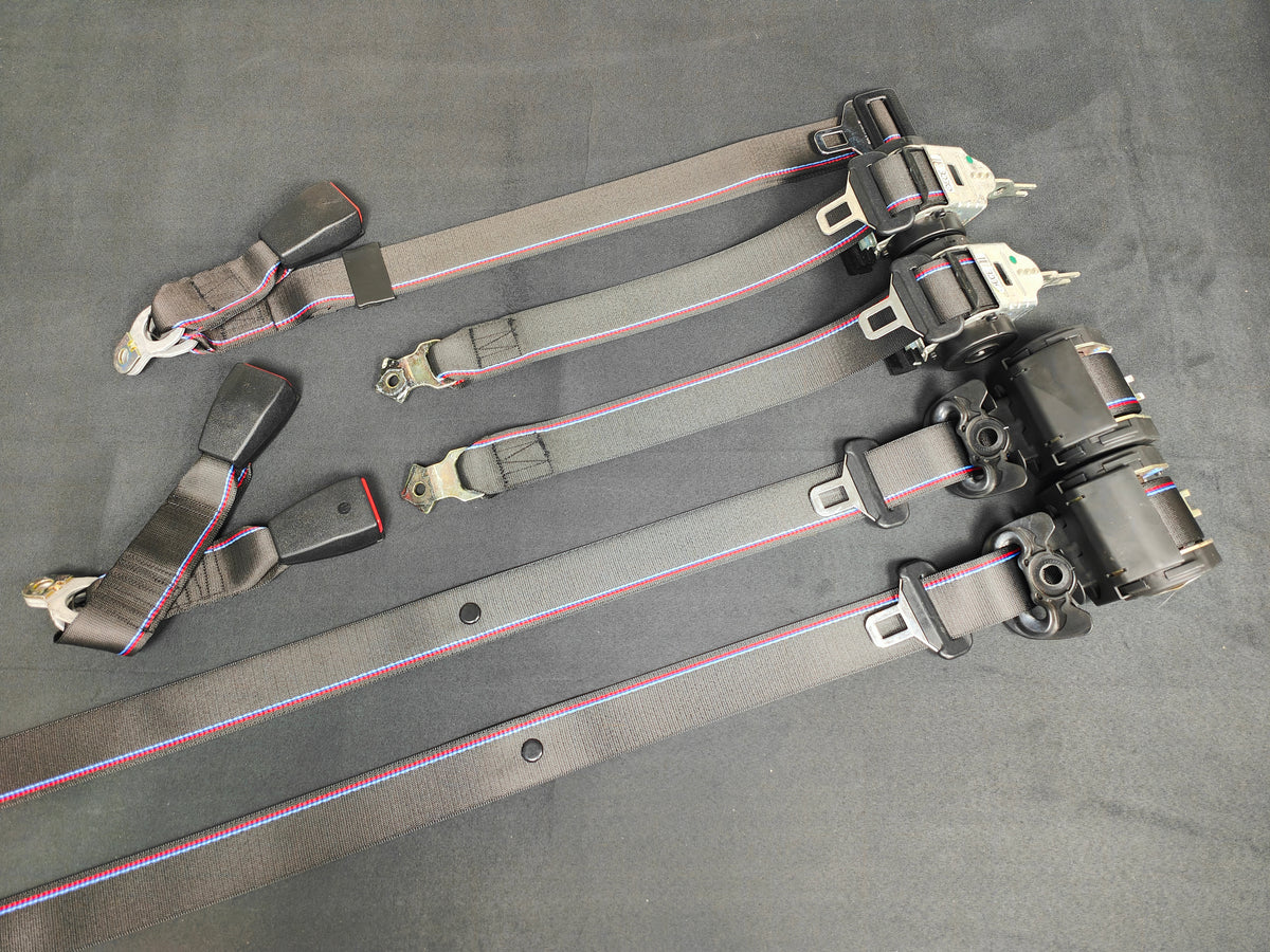 BMW E46 COUPE CUSTOM COMPETITION STYLE TRI-COLOUR COMPLETE FRONT & REAR FULL SEAT BELT SET
