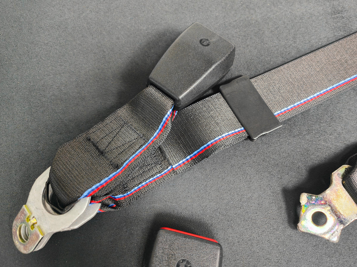 BMW E46 COUPE CUSTOM COMPETITION STYLE TRI-COLOUR COMPLETE FRONT & REAR FULL SEAT BELT SET