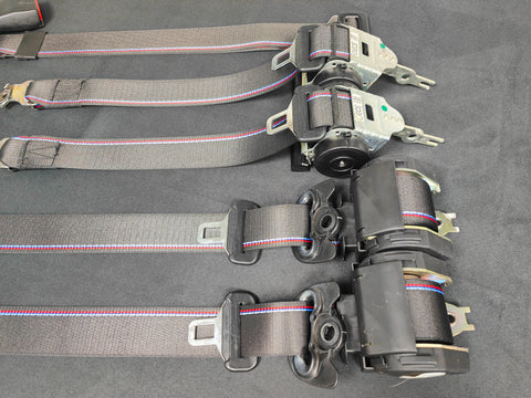 BMW E46 COUPE CUSTOM COMPETITION STYLE TRI-COLOUR COMPLETE FRONT & REAR FULL SEAT BELT SET