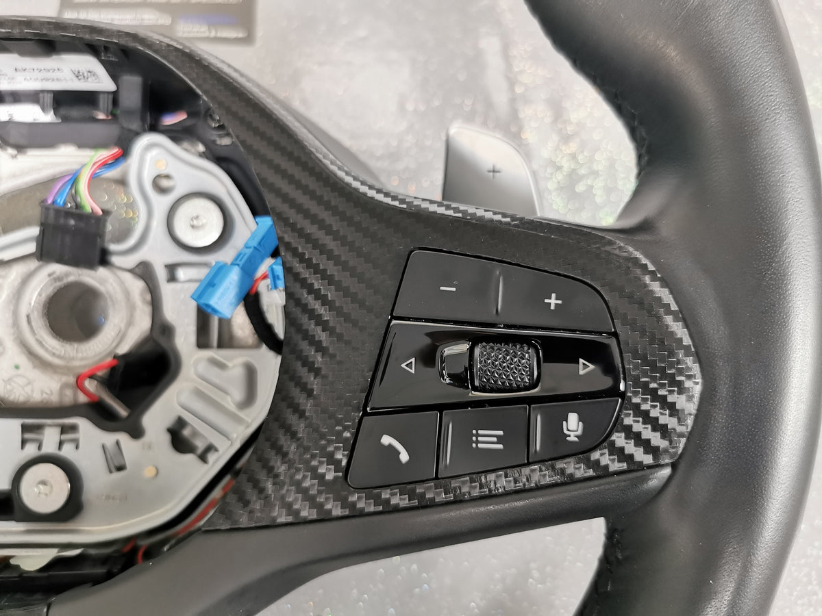 WRAPPING SERVICE - BMW F40 / F44 STEERING WHEEL FASCIA TRIM - TEXTURED BLACK CARBON