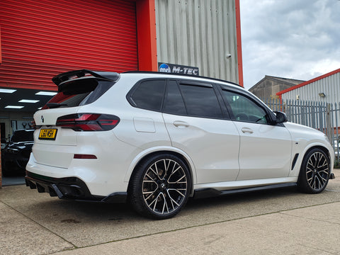 BMW G05 X5 GLOSS BLACK COMPLETE BODY KIT (SUPPLIED & FITTED)