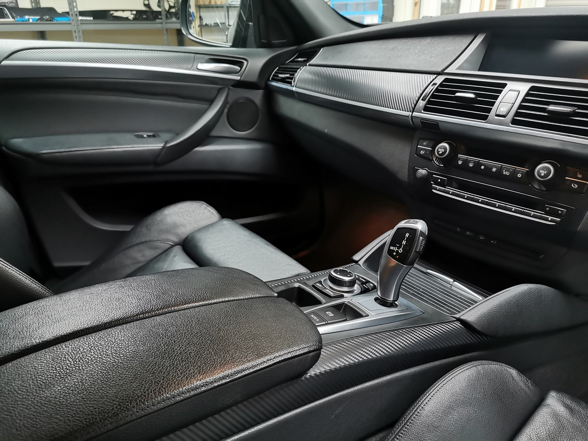 BMW X6 E71 INTERIOR WRAPPING SERVICE - 3D CARBON – M-Tec Dynamics