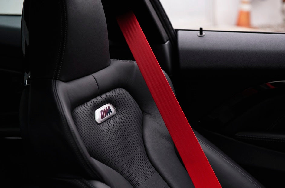 BMW 1-SERIES E87 5DR HATCH RED FRONT SEAT BELT SET