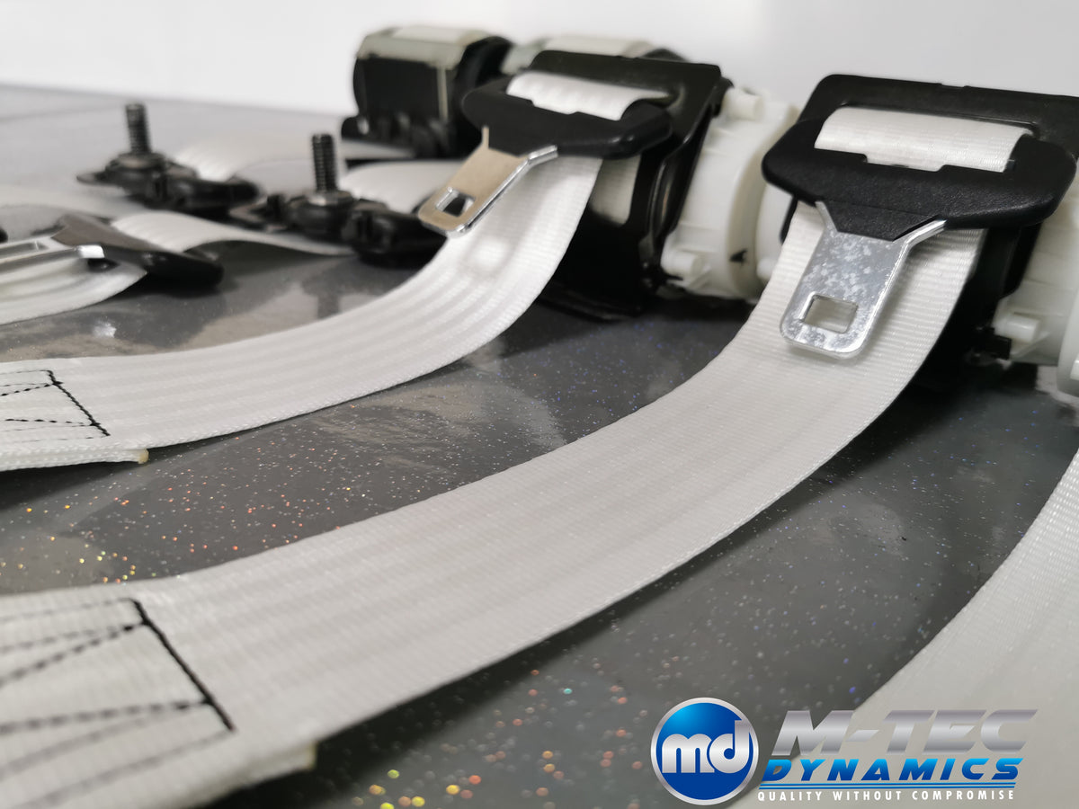 BMW E89 Z4 WHITE FRONT SEAT BELT SET