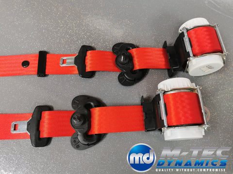 BMW 1-SERIES E87 5DR HATCH RED FRONT SEAT BELT SET